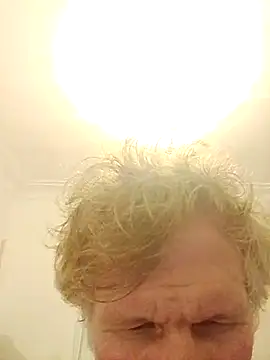 Snapshot of Hardwarelane67 chatting on 11-27-25, 10:16 Hardwarelane67 online show from 11-27-25, 10:16