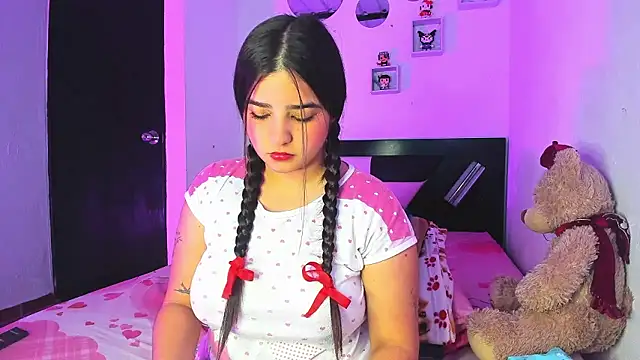 Babyhoney18 online show from 01-13-26, 05:06