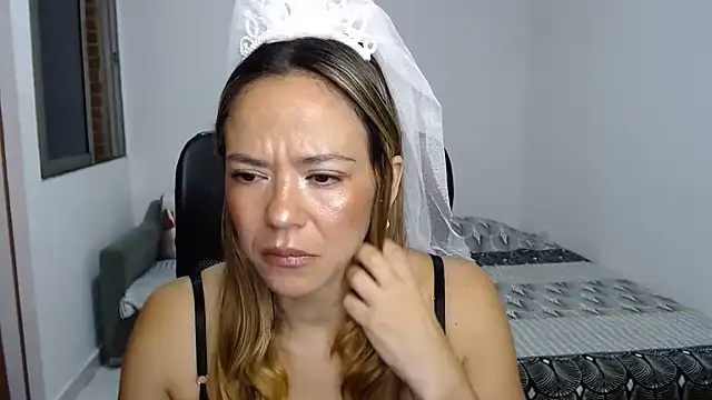 Snapshot of Annie_Cervantez chatting on 05-28-26, 03:47 Annie Cervantez online show from 05-28-26, 03:47
