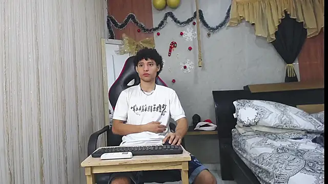 Snapshot of the_nugge chatting on 01-13-26, 12:53 the nugge online show from 01-13-26, 12:53