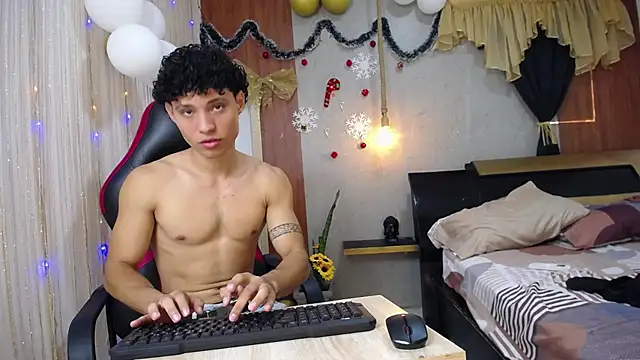 Snapshot of the_nugge chatting on 12-01-25, 01:34 the nugge online show from 12-01-25, 01:34