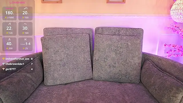 MeganLowell online show from 04-10-26, 07:10