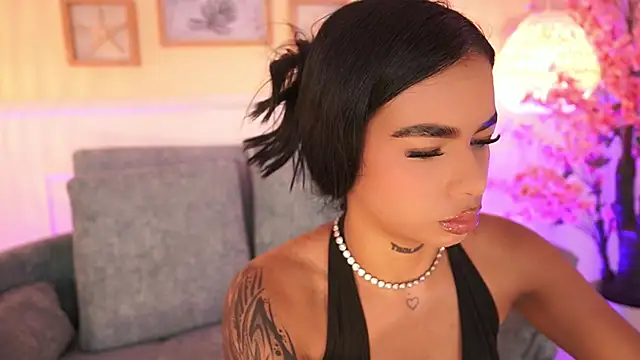 MeganLowell online show from 04-07-26, 07:37