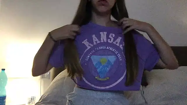 Snapshot of Martimartinaxx chatting on 06-24-26, 08:39 Martimartinaxx online show from 06-24-26, 08:39