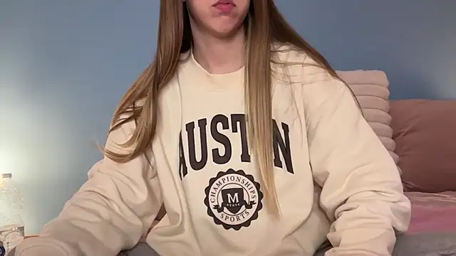 Snapshot of Martimartinaxx chatting on 01-13-26, 11:19 Martimartinaxx online show from 01-13-26, 11:19