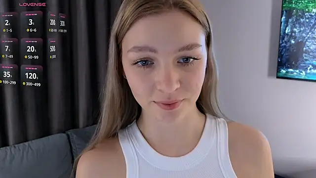 Snapshot of DebraVaughn chatting on 01-15-26, 01:14 DebraVaughn online show from 01-15-26, 01:14