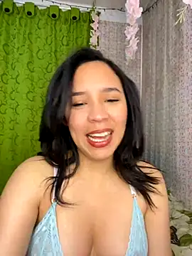 Snapshot of Esmerald_1111 chatting on 11-27-25, 10:48 Esmerald 1111 online show from 11-27-25, 10:48