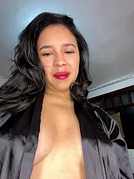 Snapshot of Esmerald_1111 chatting on 01-08-26, 11:27 Esmerald 1111 online show from 01-08-26, 11:27