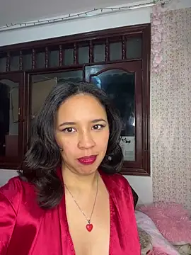 Snapshot of Esmerald_1111 chatting on 12-19-25, 11:12 Esmerald 1111 online show from 12-19-25, 11:12