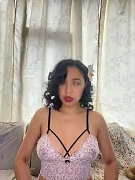 Snapshot of Esmerald_1111 chatting on 07-04-26, 01:26 Esmerald 1111 online show from 07-04-26, 01:26