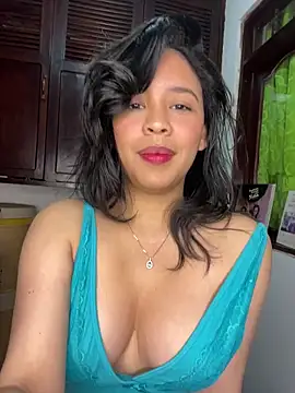 Snapshot of Esmerald_1111 chatting on 02-05-26, 10:33 Esmerald 1111 online show from 02-05-26, 10:33