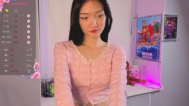 yung leana online show from 11-18-25, 08:23