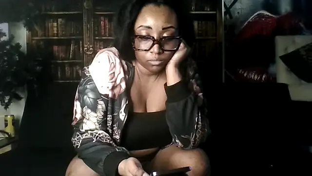 VenezuelaLuxeNoir online show from 05-27-26, 08:16