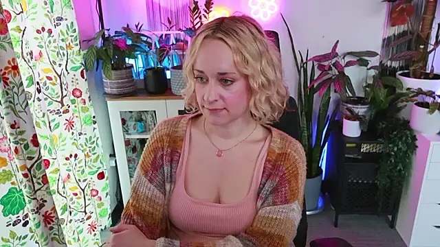 xzoeyryanx online show from 02-10-26, 06:40