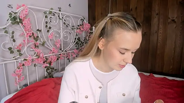 KristleKirst online show from 11-28-25, 11:10