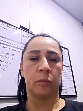 Snapshot of Sex_Annie chatting on 04-29-26, 04:49 Sex Annie online show from 04-29-26, 04:49