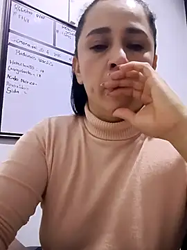 Snapshot of Sex_Annie chatting on 04-21-26, 04:19 Sex Annie online show from 04-21-26, 04:19