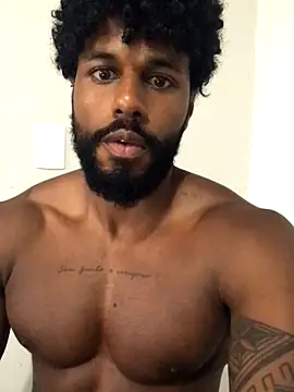 Snapshot of Nicolau_25 chatting on 11-17-25, 08:13 Nicolau 25 online show from 11-17-25, 08:13