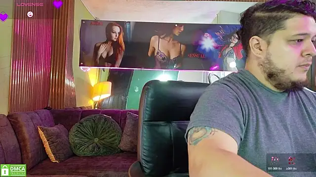 Snapshot of danna_thiago1 chatting on 01-12-26, 12:23 danna thiago1 online show from 01-12-26, 12:23