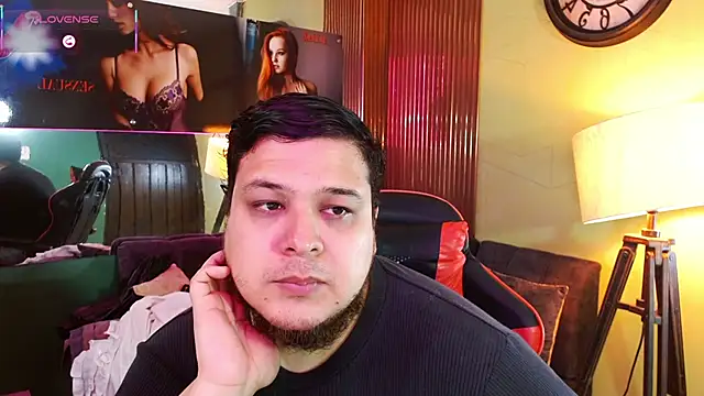 Snapshot of danna_thiago1 chatting on 11-21-25, 12:48 danna thiago1 online show from 11-21-25, 12:48