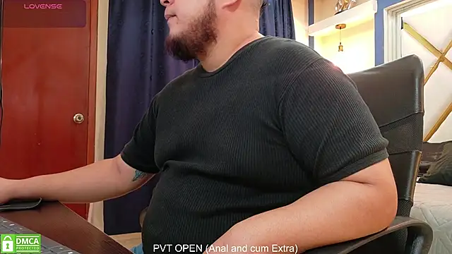 Snapshot of danna_thiago1 chatting on 12-15-25, 11:49 danna thiago1 online show from 12-15-25, 11:49