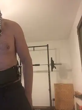 Snapshot of biscottosexy69 chatting on 11-24-25, 06:41 biscottosexy69 online show from 11-24-25, 06:41