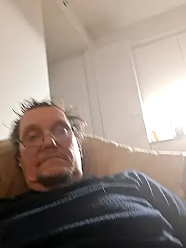 Snapshot of Dantekp chatting on 11-26-25, 05:02 Dantekp online show from 11-26-25, 05:02