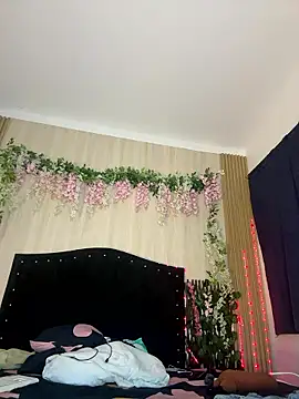 Snapshot of ArielleMillerr- chatting on 01-17-26, 06:22 ArielleMillerr- online show from 01-17-26, 06:22