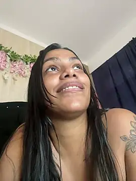 Snapshot of ArielleMillerr- chatting on 02-07-26, 05:43 ArielleMillerr- online show from 02-07-26, 05:43