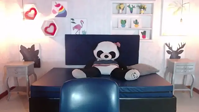 Snapshot of danna_garza chatting on 02-10-26, 02:32 danna garza online show from 02-10-26, 02:32