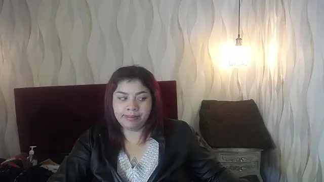 danna garza online show from 12-04-25, 04:11