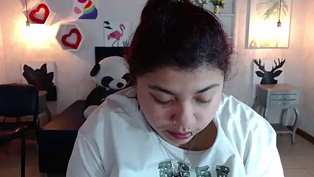 Snapshot of danna_garza chatting on 02-13-26, 10:37 danna garza online show from 02-13-26, 10:37