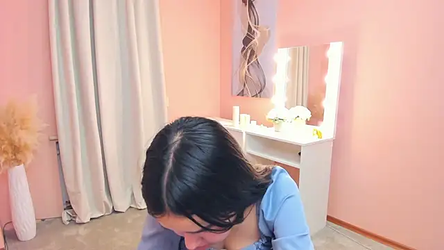 MeliaMelchiori online show from 11-21-25, 09:30