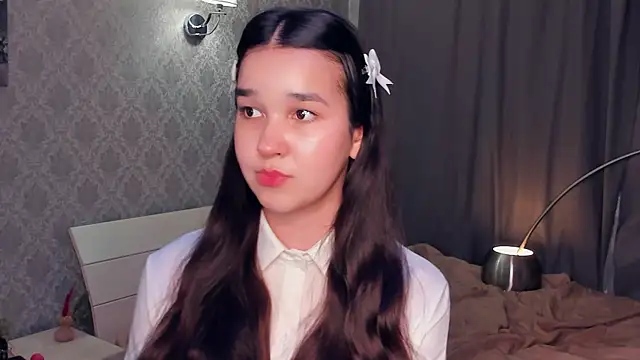 MeliaMelchiori online show from 12-17-25, 09:42