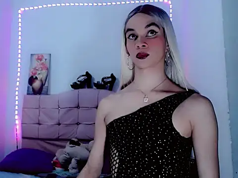 Snapshot of Karla_hot777 chatting on 02-09-26, 04:10 Karla hot777 online show from 02-09-26, 04:10