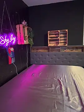 Shy-Ivy online show from 12-16-25, 10:36