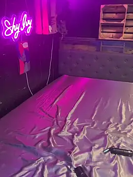 Shy-Ivy online show from 12-17-25, 10:37