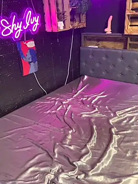 Shy-Ivy online show from 11-30-25, 09:15