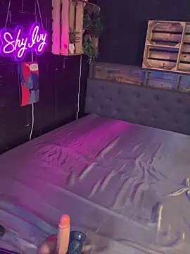 Shy-Ivy online show from 12-22-25, 10:43