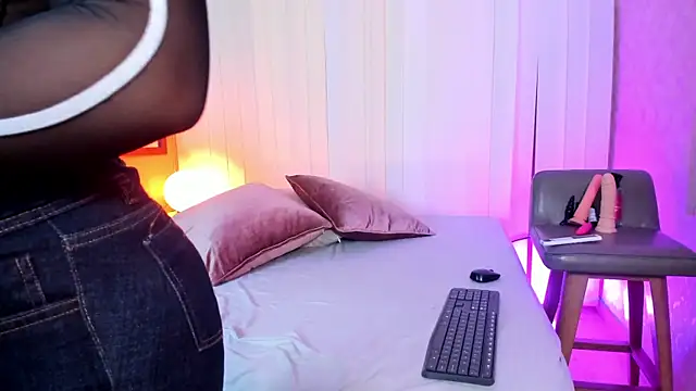 Snapshot of luna_velvett_ chatting on 01-08-26, 11:16 luna velvett online show from 01-08-26, 11:16