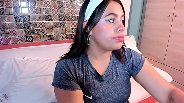 Snapshot of luna_velvett_ chatting on 12-05-25, 11:20 luna velvett online show from 12-05-25, 11:20