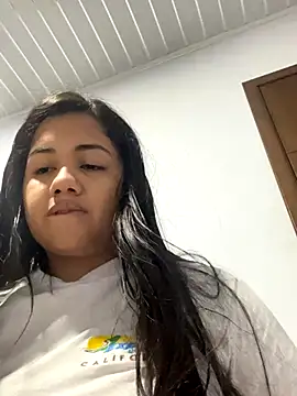 Snapshot of Adriana_27 chatting on 11-19-25, 07:25 Adriana 27 online show from 11-19-25, 07:25