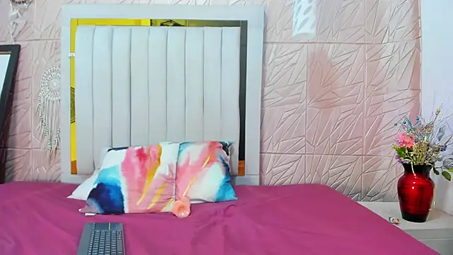 Holly Sly online show from 11-26-25, 07:25