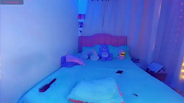 Shiaki 04 online show from 11-23-25, 06:45