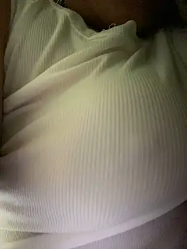 Snapshot of Sunset-yll chatting on 11-23-25, 04:17 Sunset-yll online show from 11-23-25, 04:17