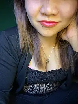 Snapshot of Sunset-yll chatting on 02-21-26, 09:55 Sunset-yll online show from 02-21-26, 09:55