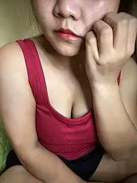 Snapshot of Sunset-yll chatting on 12-17-25, 02:49 Sunset-yll online show from 12-17-25, 02:49