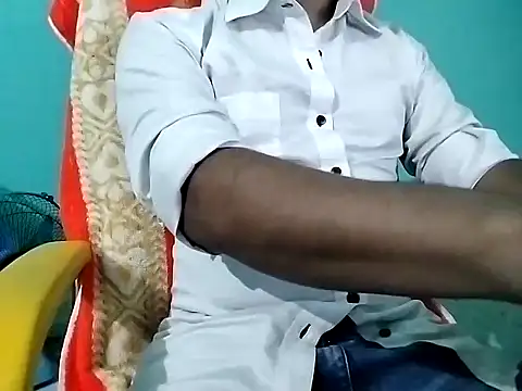 HandSome Perverter online show from 11-18-25, 06:00