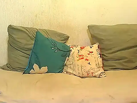 BrunetteNaomi8 online show from 04-02-26, 10:38