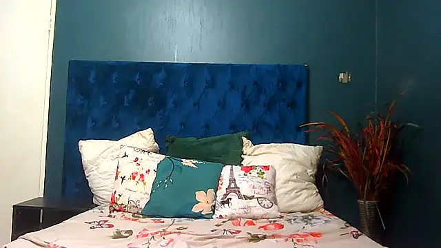 BrunetteNaomi8 online show from 02-03-26, 08:25